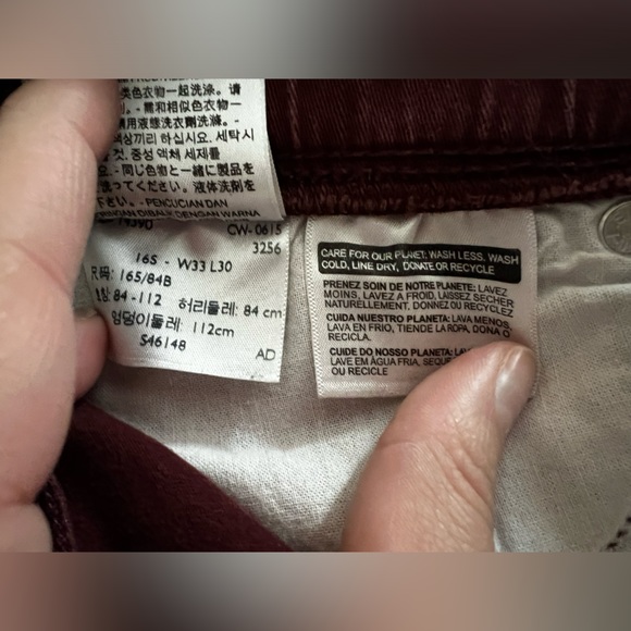 Levi’s Women’s Stretch Jean in 16S W33 L30 in Maroon/ Wine Color - Picture 3 of 7